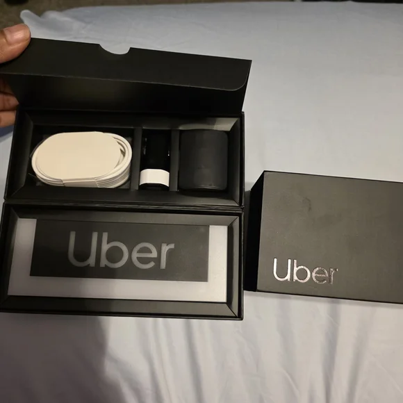 Uber Black and White Tech Kit Beacon 2.0 Never Used - Picture 2 of 7